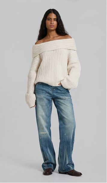 MINIMAL OFF-SHOULDER KNIT TOP